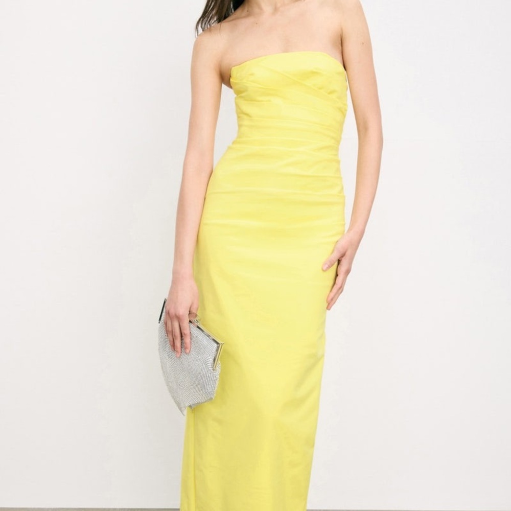 SHONA JOY size 8 This elegant yellow strapless dress ($390 retail)